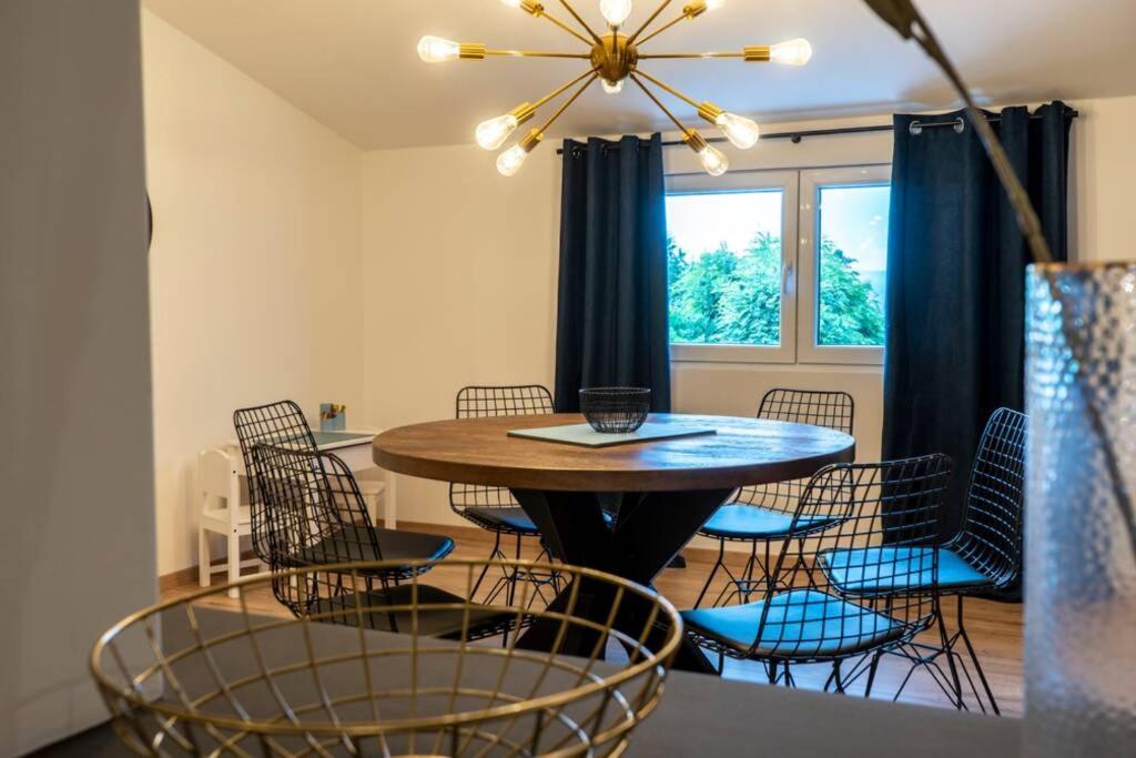 Modern Western - Blue Apartment *